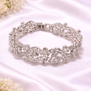 Elegant Ornate Silver Tone Clear Rhinestone Statement Bracelet 7"
